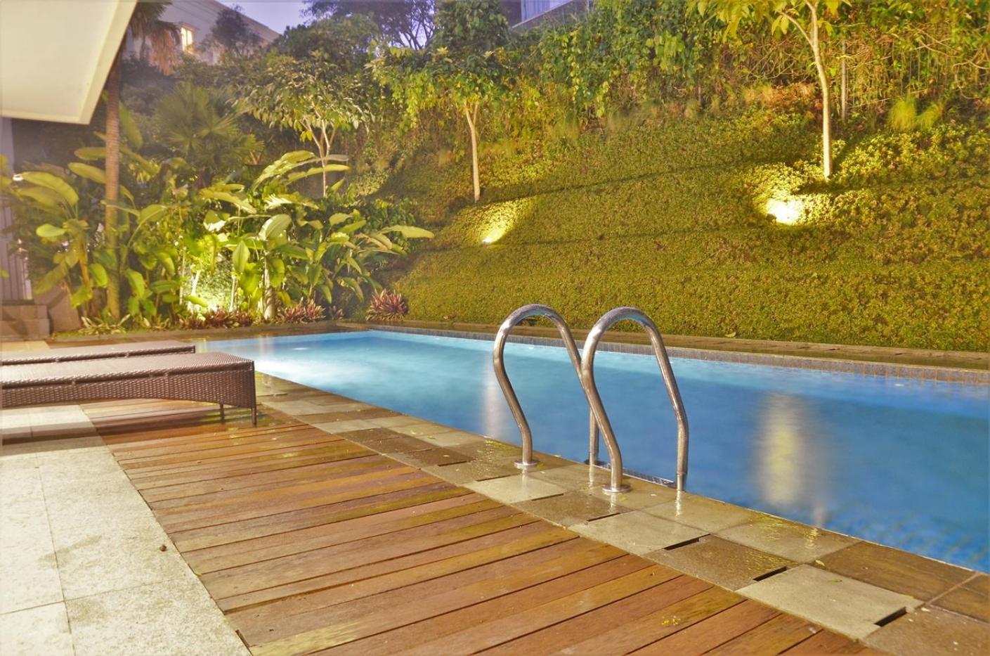 Oyama City View Villa 4 Bedrooms With A Private Swimming Pool Bandung Exterior photo